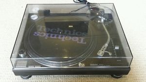 Near Mint Technics sl1200 / 1210 MK5 turntable (no. 2 of 2)