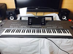 Yamaha Tyros 5 76 Teclas