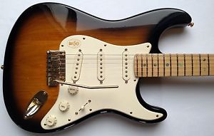 Fender 50th Anniversary American Deluxe Stratocaster USA Sunburst 2004 w/OHSC