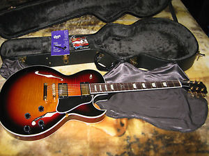 GIBSON ES-137 CLASSIC 2004 WITH GOLD HARDWARE AND OHSC
