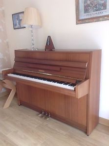 yamaha upright piano