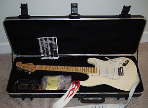 FENDER AMERICAN STANDARD STRATOCASTER (2011)