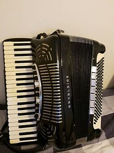 accordion excelsior symphoni grand 4/6/hand made reeds gud condition