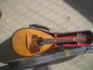 ANTONIO VINACCIA Antique Vintage  round back mandolin with original case