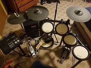 Yamaha DTX720-k Electronic Drumset w/ Extra Tom Included!!
