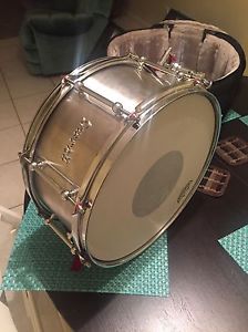 Dunnett Classic Stainless Steel 6.5x14 Snare Drum w/ Case