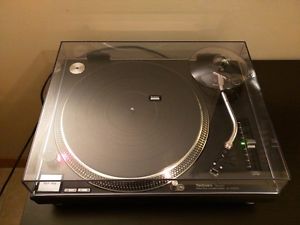 Technics SL 1210 MK2 Turntable, mint condition, black, all original, no DJ use