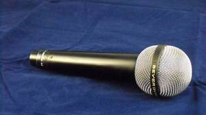 2 Beyerdynamic M500 N XLR Microphones