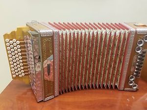 4 row button accordion
