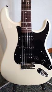 FENDER AMERICAN DELUXE STRATOCASTER