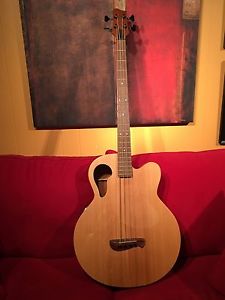 Tacoma Thunderchief CB10C acoustic Electric 2004 Natural w/ HS case - MINT!