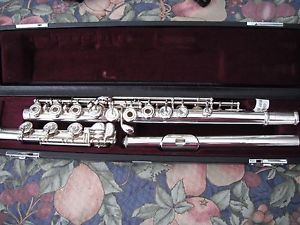 Yamaha 574HCT Professional Flute - C# trill key- offset G!