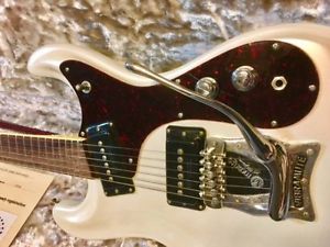 Mosrite USA The Ventures Model 1965 Reissue Pearl White Electric Guitar