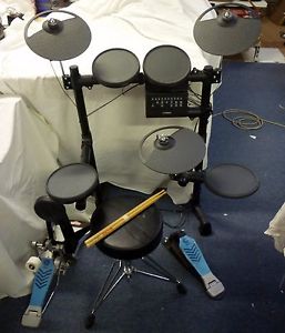 YAMAHA DTX450K Electronic Drum Kit w/ Bass Drum Pedal, Stool & Drum Sticks