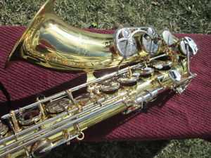 YAMAHA YTS200AD  TENOR SAXOPHONE "ADVANTAGE MODEL"  SAME AS YTS 23 w/MOLDED CASE