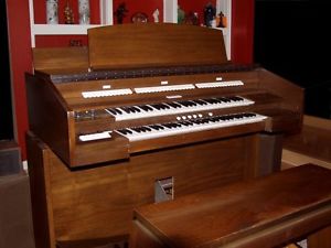 Allen 202 Digital Organ w/ 2 External Speakers