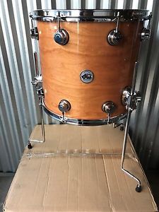 DW Collector's Cherry 16in Floor Tom Lacquer Natural With Chrome Hardware 16x14