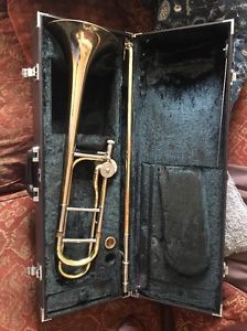 Yamaha Tenor Trombone YSL682B Professional Trombone