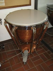 GOOD 26 INCH LUDWIG DRESDEN PROFESSIONAL COPPER TIMPANI, NO DENTS