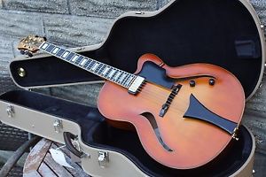 HOFNER JAZZICA ARCHTOP ELECTRIC GUITAR OHSC RARE VIOLIN SHELLAC FINISH