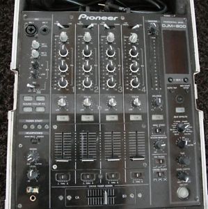 Pioneer DJM800 DJ Mixer with transport case