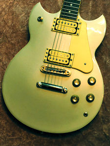 1982 YAMAHA SG800S White Rare Color Electric Guitar Free Shipping w/HC