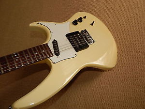 Hamer Phantom 1983 White Trem W/Case Andy Summers