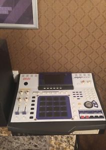 AKAI MPC 4000 MPC4000 mpc4000 DRUM SAMPLER 512m/CD/HD