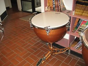 GOOD 23 INCH SLINGERLAND FIBERGLASS  TIMPANI, LATE MODEL, GOOD CONDITION.