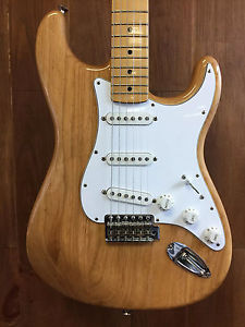 2009 Fender Classic 70's re-issue Stratocaster - Free Shipping!
