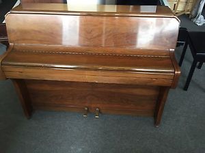 Zender Royalette Upright - Fully Reconditioned