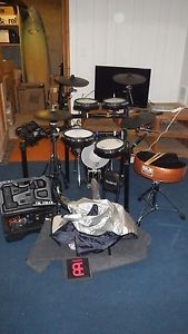 Roland TDK-25KV V-Drums w/Extras!!!!!!!