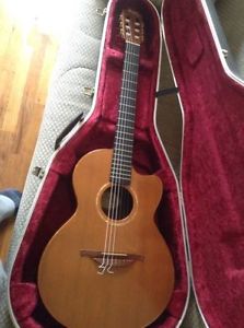 LOWDEN S25 GUITAR, PERFECT CONDITION WITH OIGINAL CASE, THE ULTIMATE LIVE GUITAR