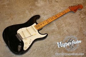 Fender '72 STRATOCASTER Electric Guitar Free Shipping