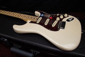 Fender American Elite Maple Stratocaster Electric Guitar Olympic Pearl 030212