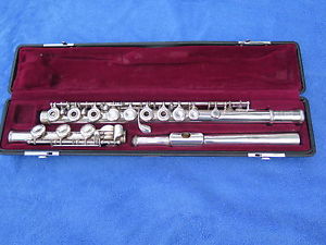Yamaha 481 Flute,Japan,Open Hole,B foot,SOLID SILVER,Case,Good Condition,no resv