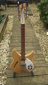 Rickenbacker 330 12 Mapleglow (2009)