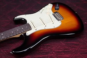 Fender Deluxe Roadhouse Stratocaster Electric Guitar 3-Color Sunburst 030219
