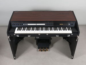 Yamaha GS-2 vintage FM synthesizer + pedal unit + stand + voice library GS-1 / 2