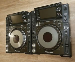 PAIR OF Pioneer CDJ-2000 NXS DJ Turntable (2)