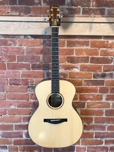 Eastman AC 522 Grand Auditorium Acoustic Guitar with Original Hardshell Case