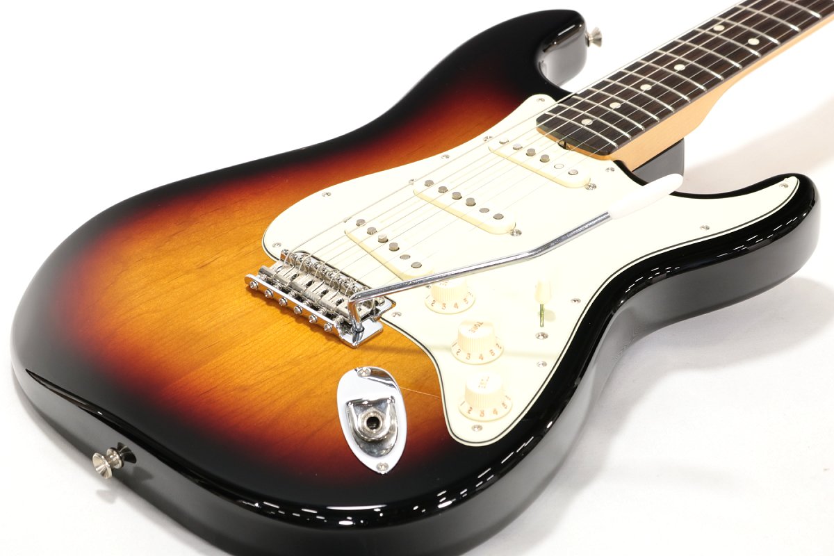 Used Fender / Classic Series 60s Stratocaster 3-Color Sunburst Fender from JAPAN