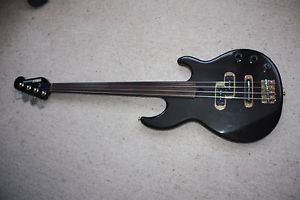 YAMAHA BB3000S FRETLESS BASS GUITAR VINTAGE 1980'S