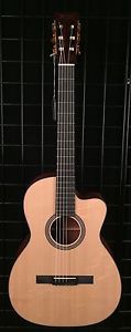 2015 Martin Special Edition OOOC-NYLON Auditorium Acoustic-Electric Classical Gu