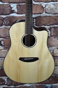 B-Stock Breedlove Pursuit Dreadnought Ebony Acoustic Electric Guitar