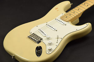Used Fender USA / Highway One Stratocaster Honey Blonde from JAPAN EMS