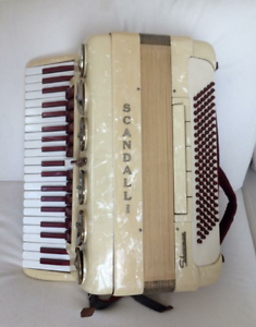 Akkordeon accordion acordeon  Made in Italy  SCANDALLI SHOWMAN 120