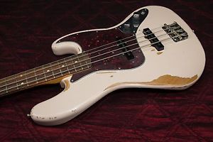 Fender Flea Signature Roadworn Jazz Bass Shell Pink 030604