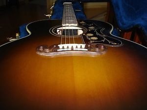 GIBSON SJ200 Acoustic/Electric