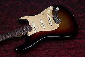 Fender FSR American Standard Stratocaster 3 Tone Sunburst 030702